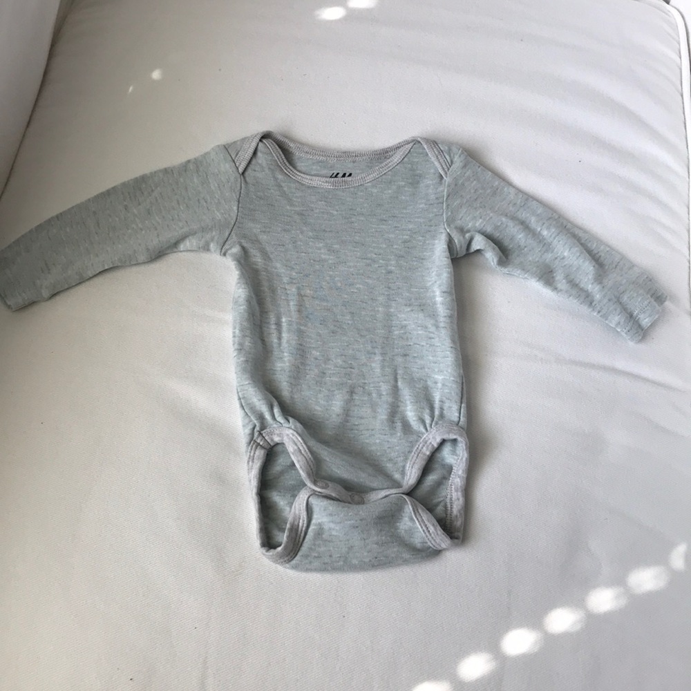 H&M onesie 1-2 months